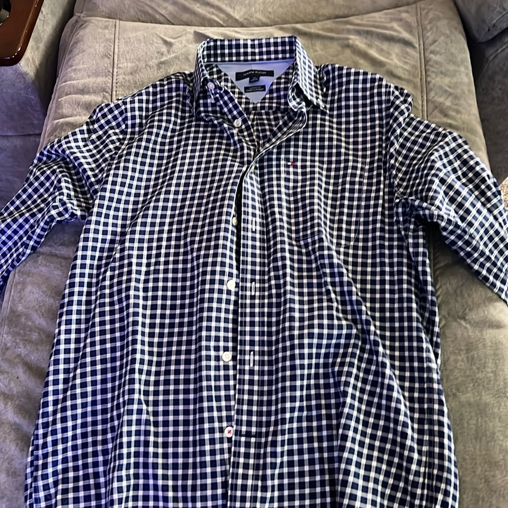 Tommy Hilfiger men’s small long sleeve button down